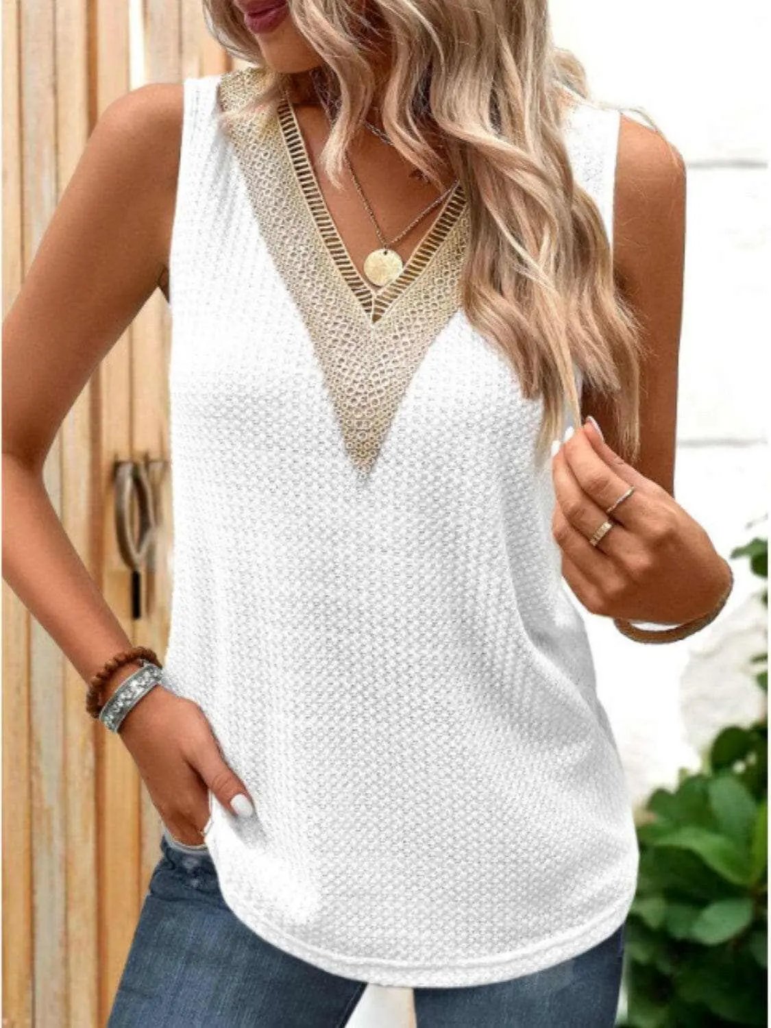 Lace v-neck tank top with stretch - Love Salve